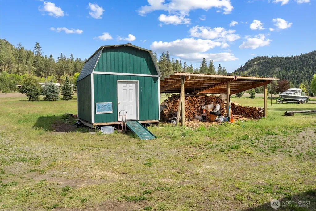 21 Louie Creek Road Curlew WA 99118