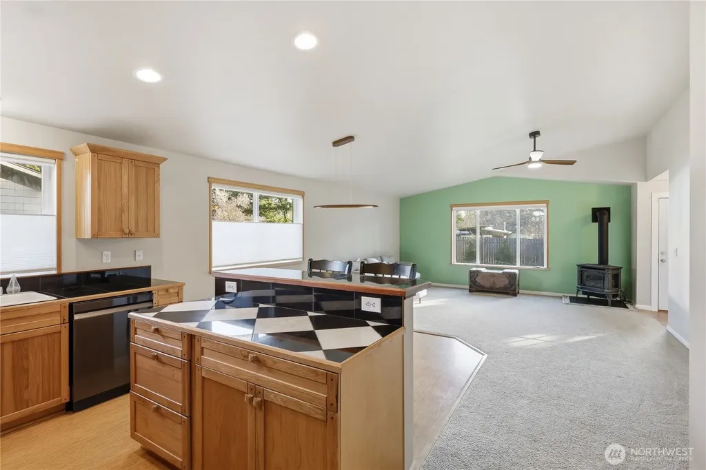 302 S Seventh Avenue Port Hadlock WA 98339