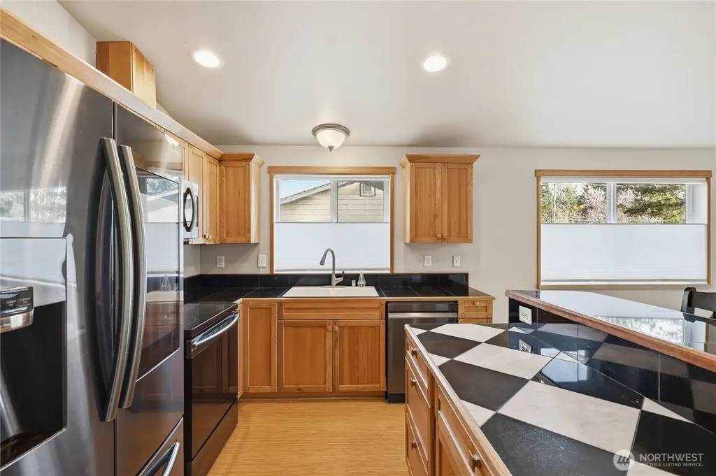 302 S Seventh Avenue Port Hadlock WA 98339