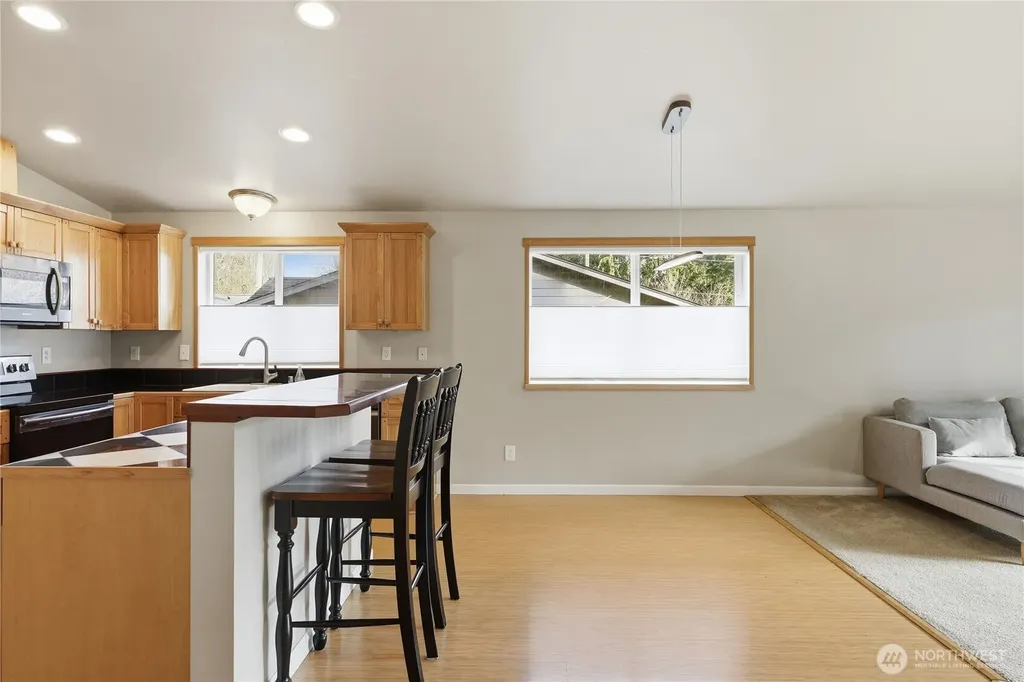 302 S Seventh Avenue Port Hadlock WA 98339