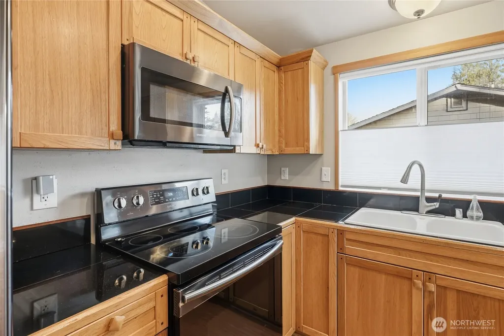302 S Seventh Avenue Port Hadlock WA 98339