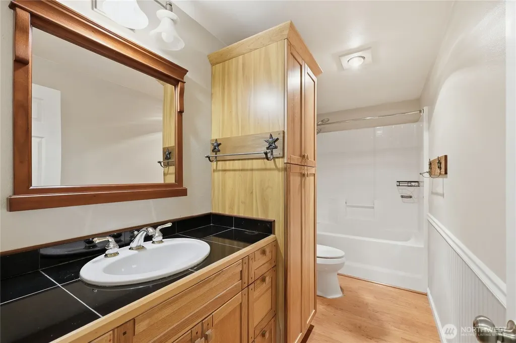 302 S Seventh Avenue Port Hadlock WA 98339