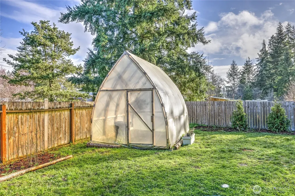 302 S Seventh Avenue Port Hadlock WA 98339