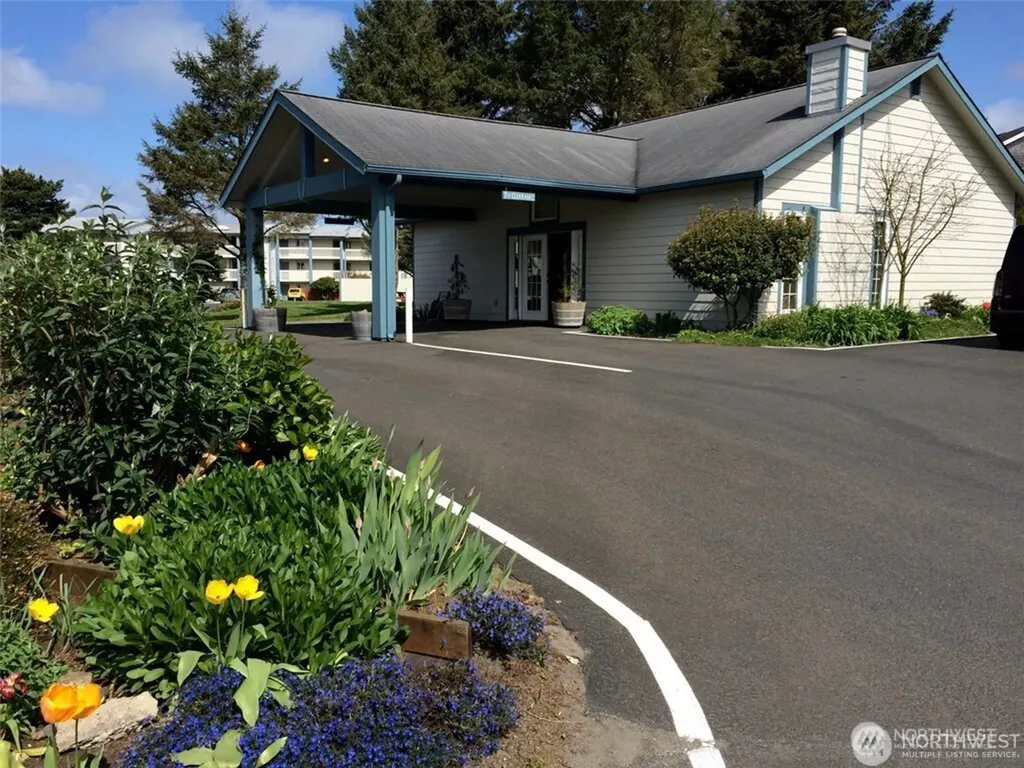 210 26th Street NW Long Beach WA 98631