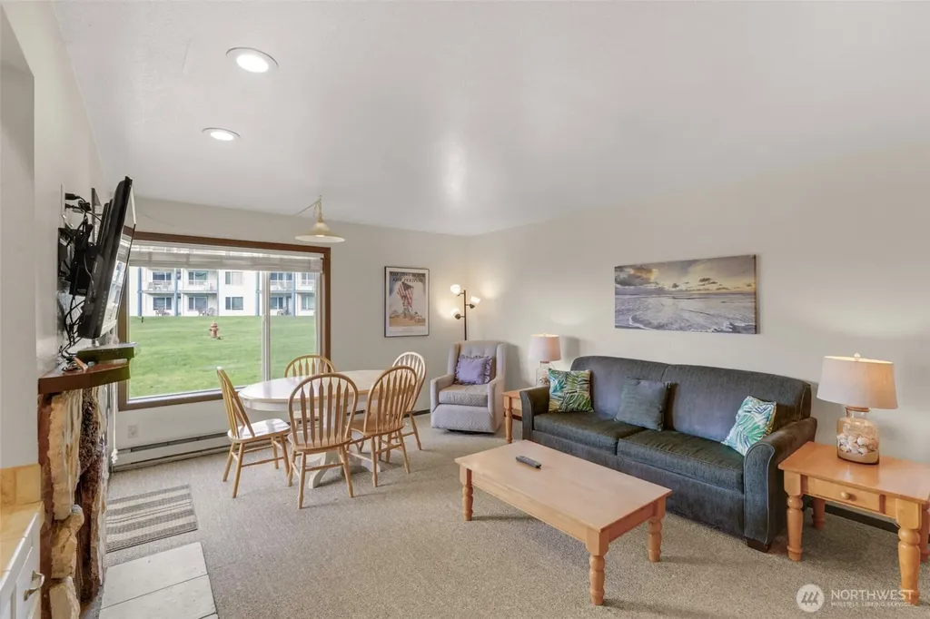 210 26th Street NW Long Beach WA 98631