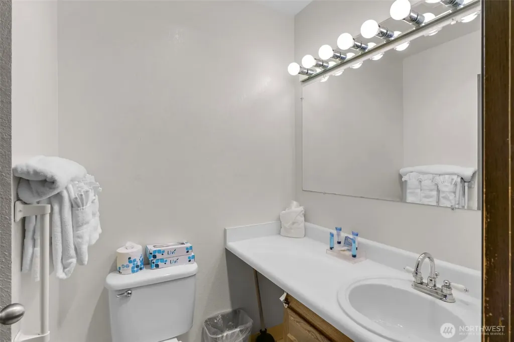 210 26th Street NW Long Beach WA 98631