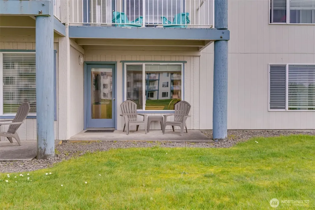 210 26th Street NW Long Beach WA 98631