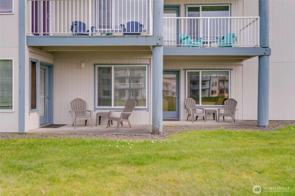 210 26th Street NW Long Beach WA 98631