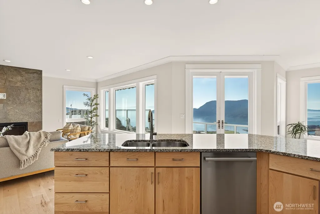 2402 Highland Drive Anacortes WA 98221