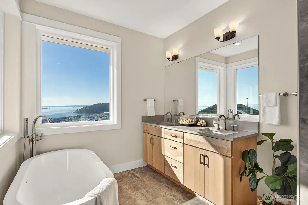 2402 Highland Drive Anacortes WA 98221