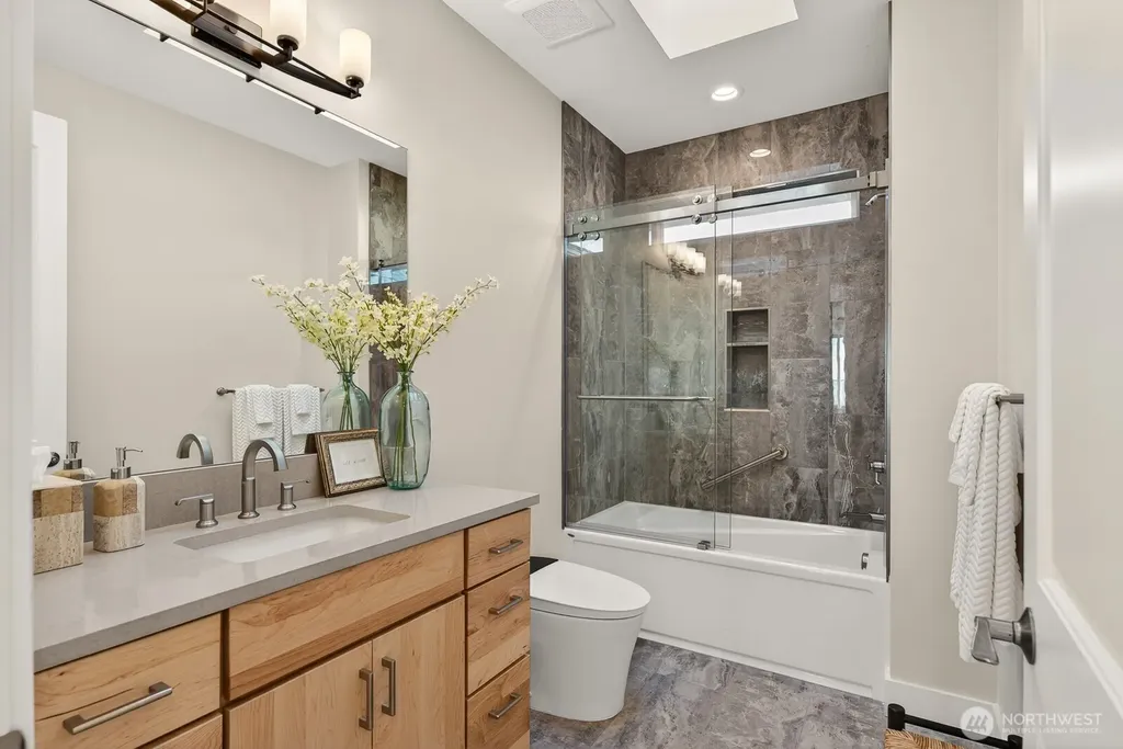 2402 Highland Drive Anacortes WA 98221
