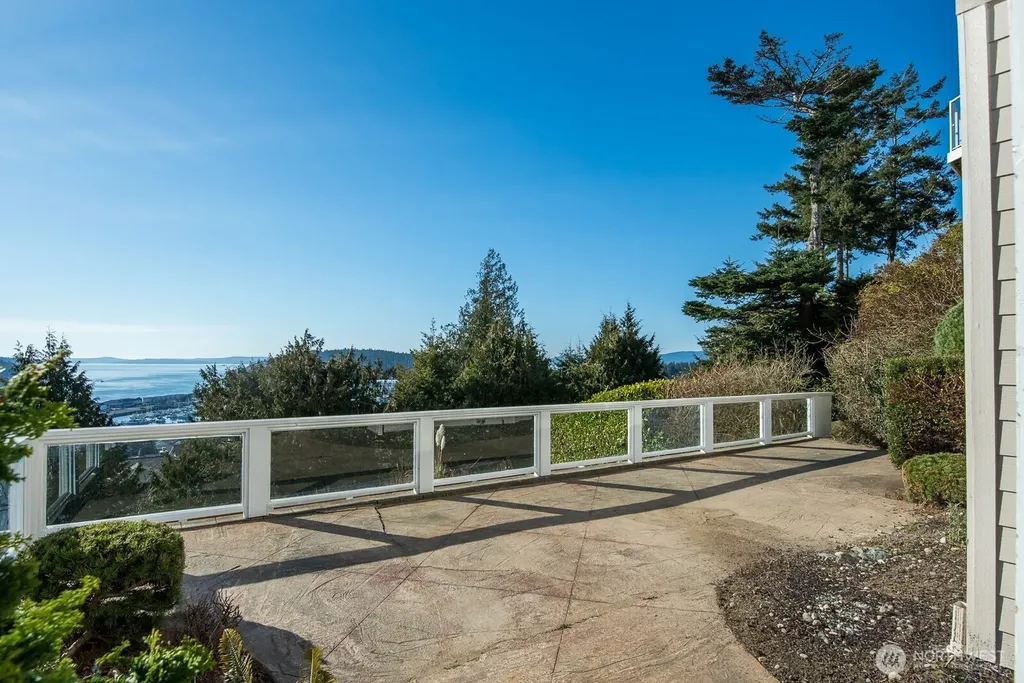 2402 Highland Drive Anacortes WA 98221