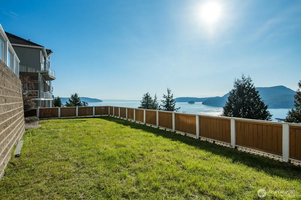 2402 Highland Drive Anacortes WA 98221