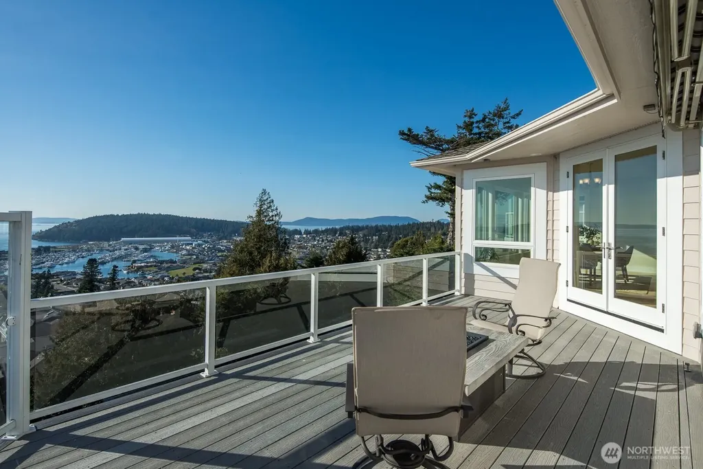 2402 Highland Drive Anacortes WA 98221