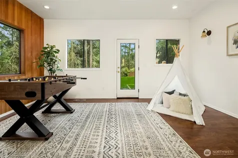 22223 NE 82nd Place Redmond WA 98053