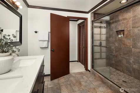22223 NE 82nd Place Redmond WA 98053