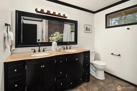 22223 NE 82nd Place Redmond WA 98053