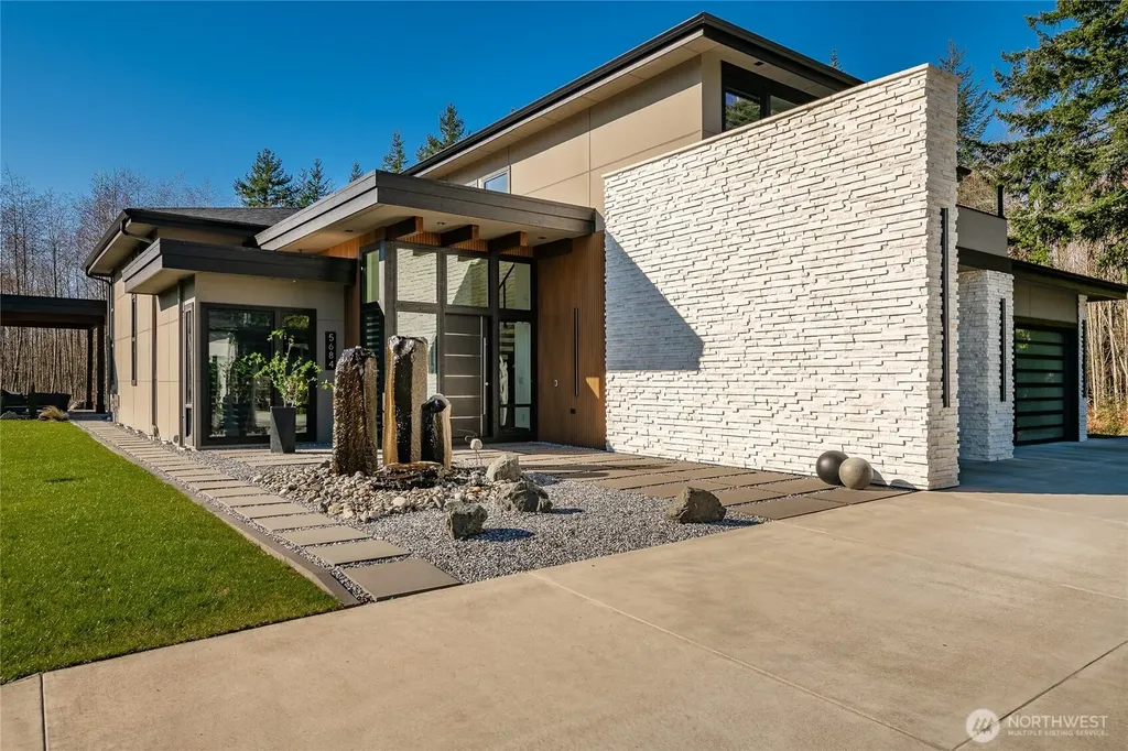 5684 Lux Lane Blaine WA 98230