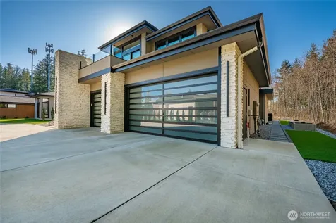 5684 Lux Lane Blaine WA 98230