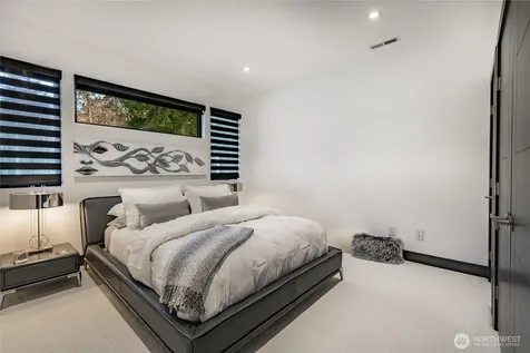 5684 Lux Lane Blaine WA 98230