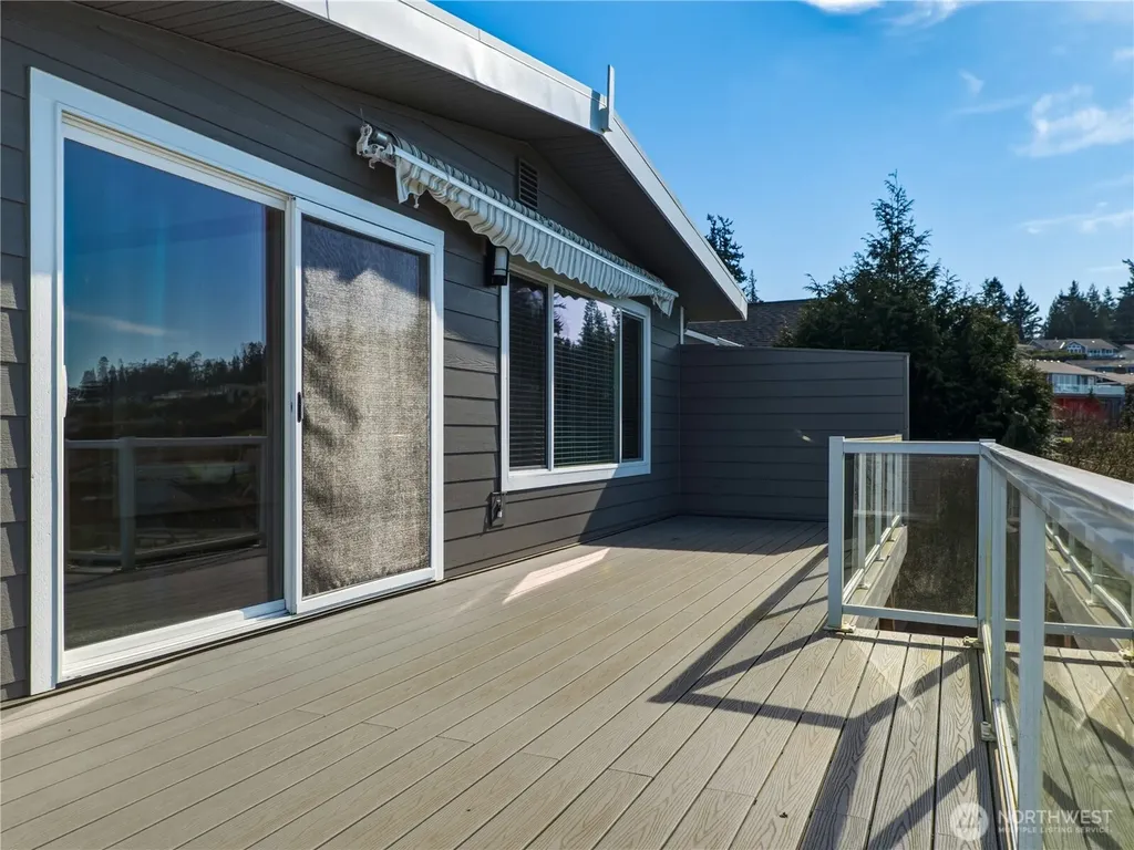 704 Flintstone Drive Camano Island WA 98282