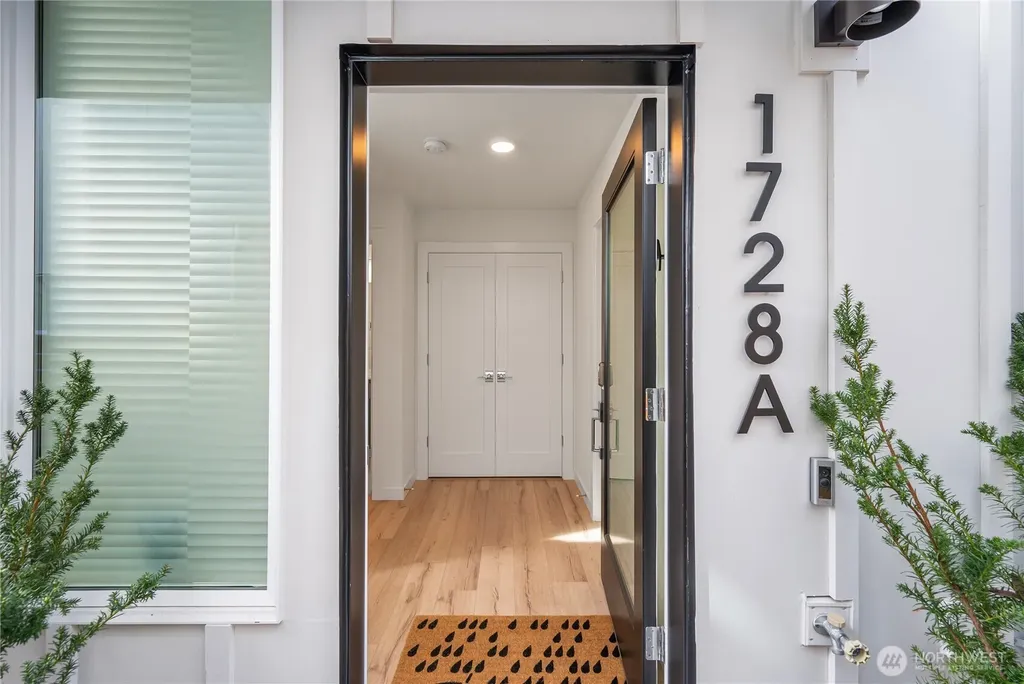 1728 11th Avenue Seattle WA 98122