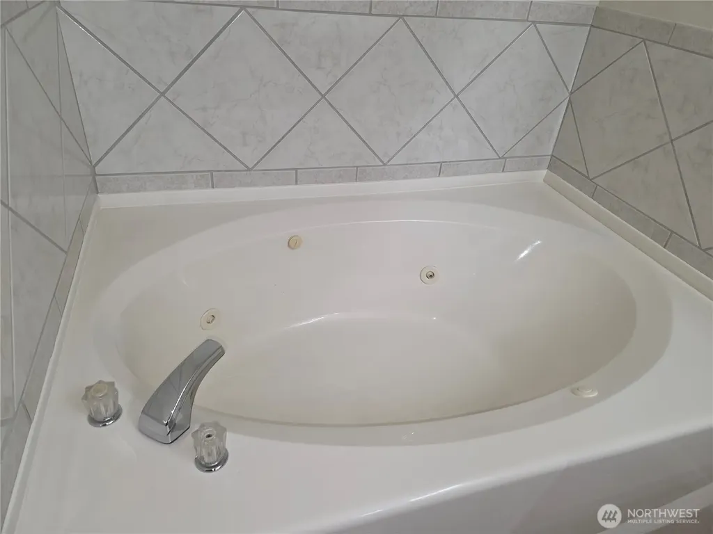 24006 222nd Avenue SE Maple Valley WA 98038