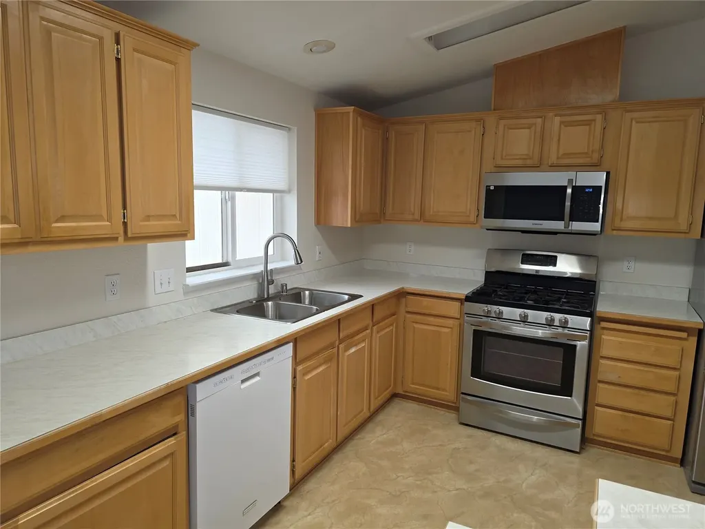 24006 222nd Avenue SE Maple Valley WA 98038