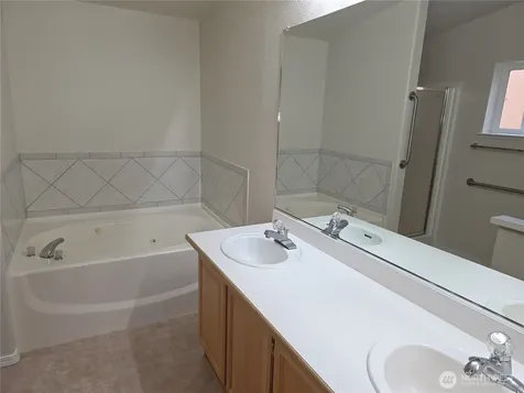 24006 222nd Avenue SE Maple Valley WA 98038