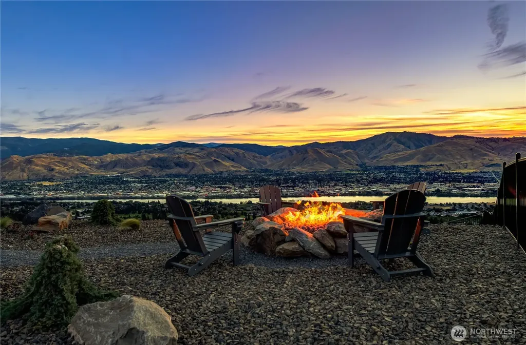 904 NE Conner Court East Wenatchee WA 98802
