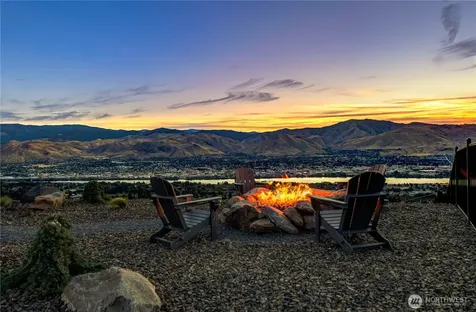 904 NE Conner Court East Wenatchee WA 98802