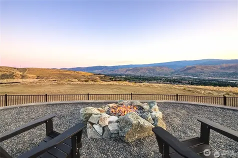 886 NE Conner Court East Wenatchee WA 98802