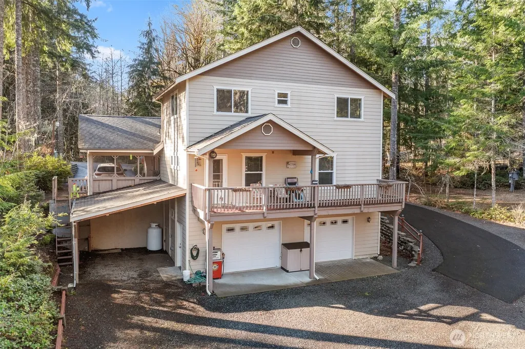 81 N Fawn Drive Hoodsport WA 98548