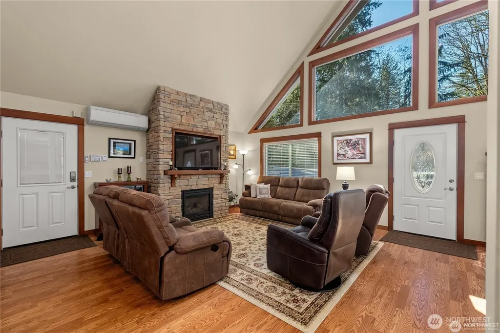 81 N Fawn Drive Hoodsport WA 98548