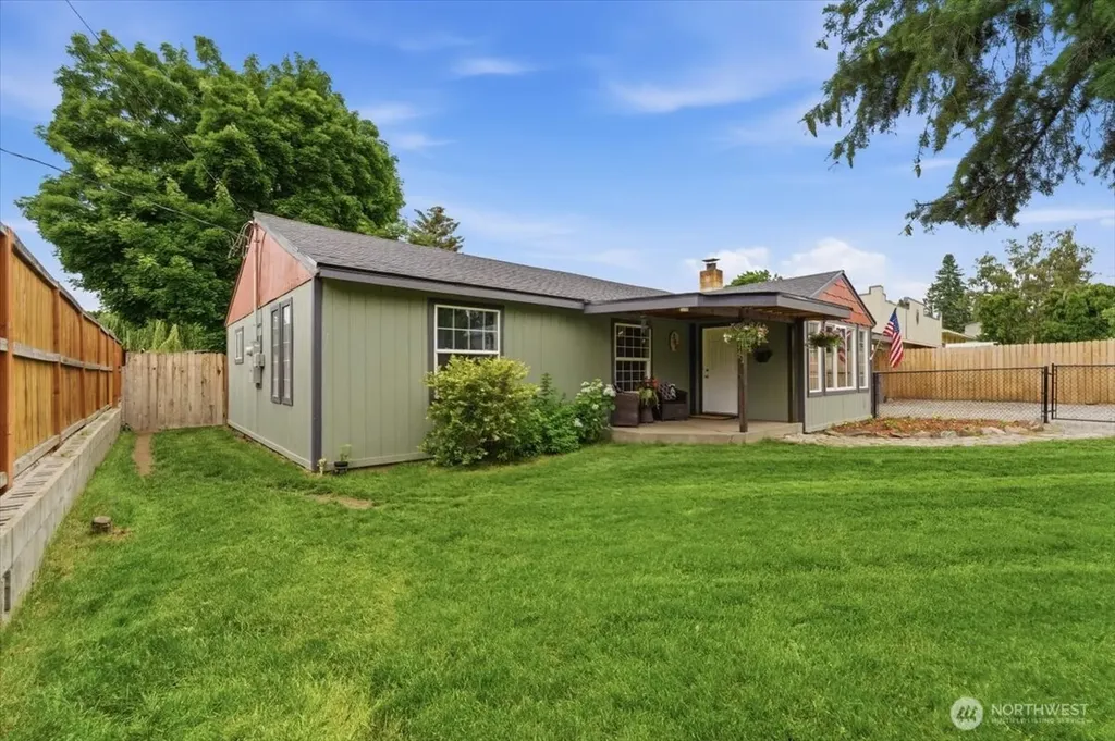 348 N Kentucky Avenue East Wenatchee WA 98802