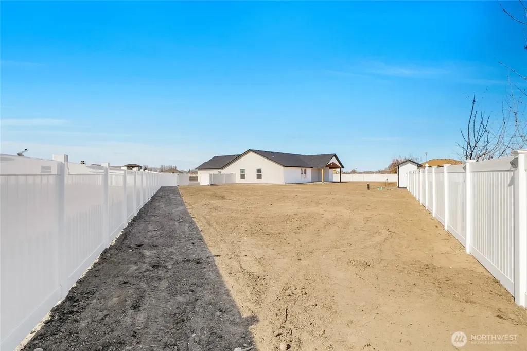 3037 Blackbird Place NE Moses Lake WA 98837
