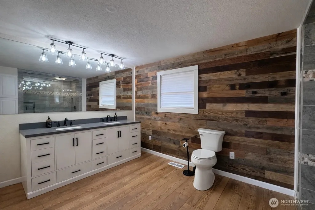 9 Rose Street Oroville WA 98844