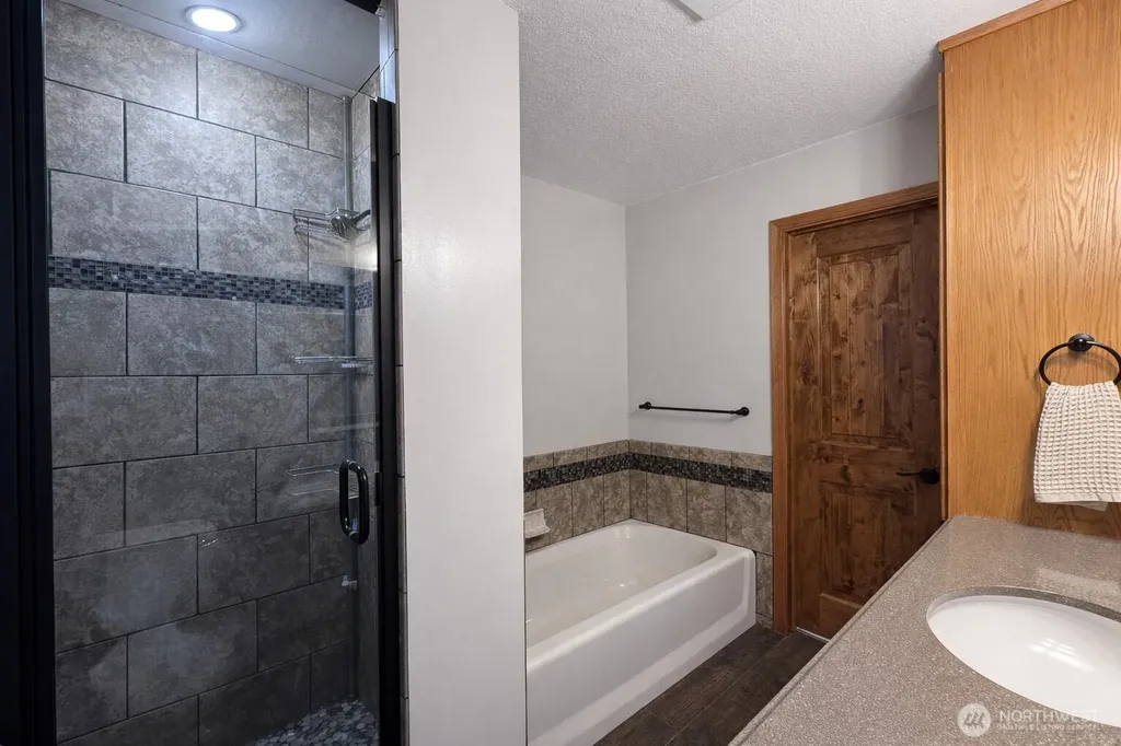 9 Rose Street Oroville WA 98844