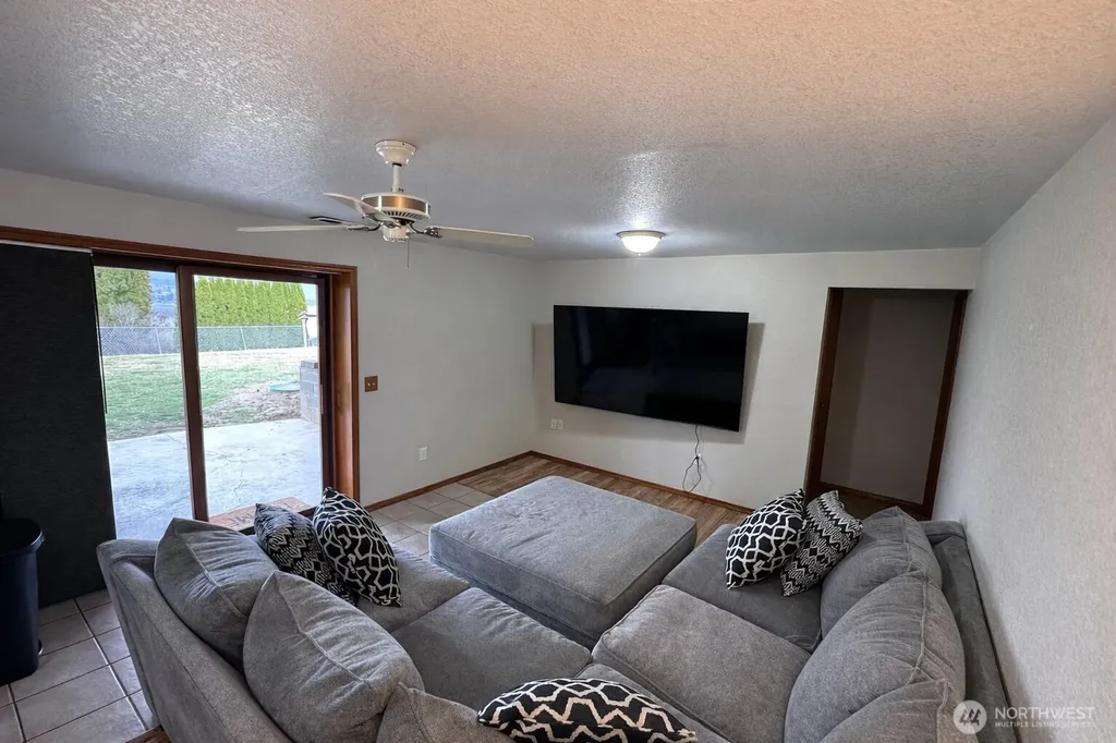 9 Rose Street Oroville WA 98844
