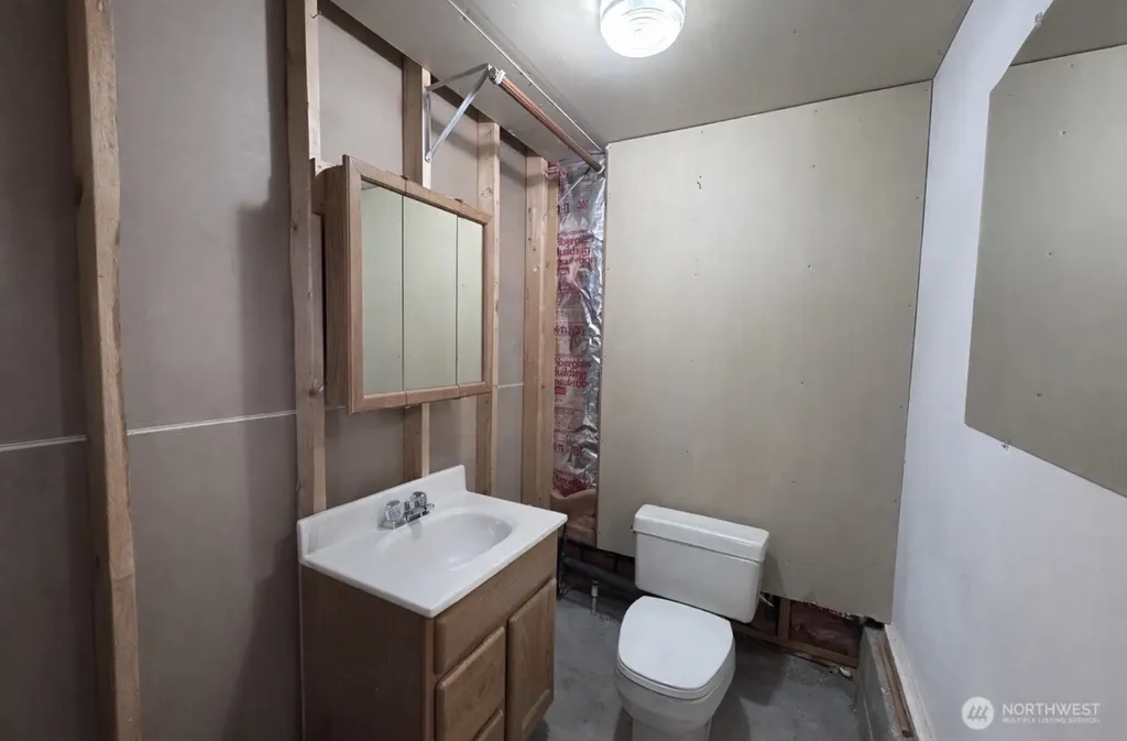 9 Rose Street Oroville WA 98844