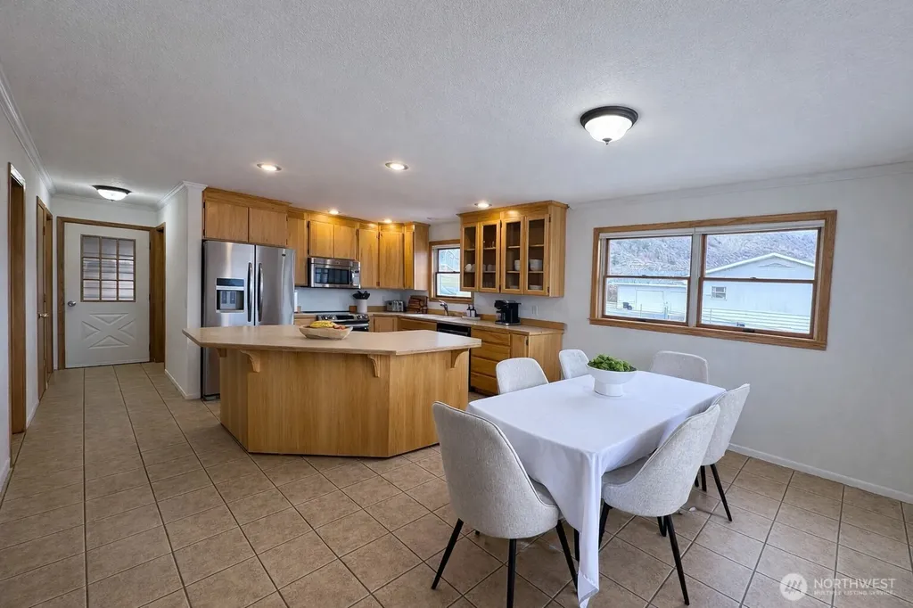 9 Rose Street Oroville WA 98844