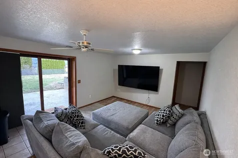 9 Rose Street Oroville WA 98844