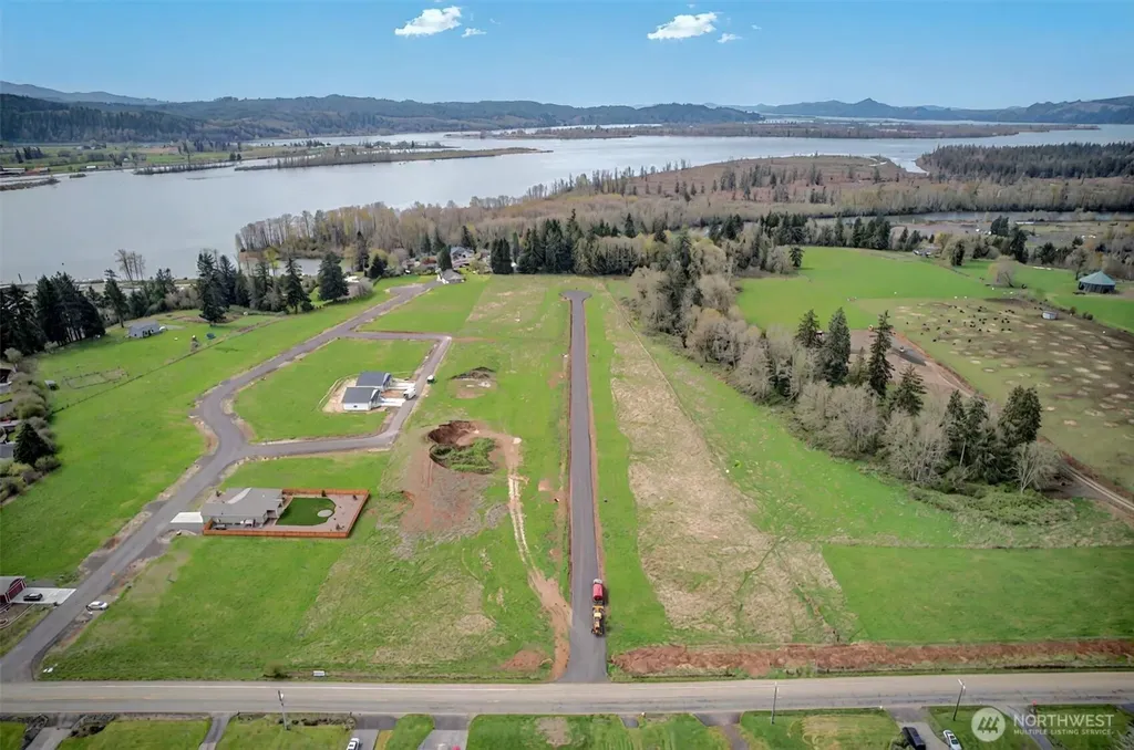 6 Ma'uka Nani Drive Cathlamet WA 98612