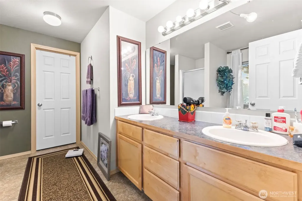 207 Williams Boulevard NE Orting WA 98360