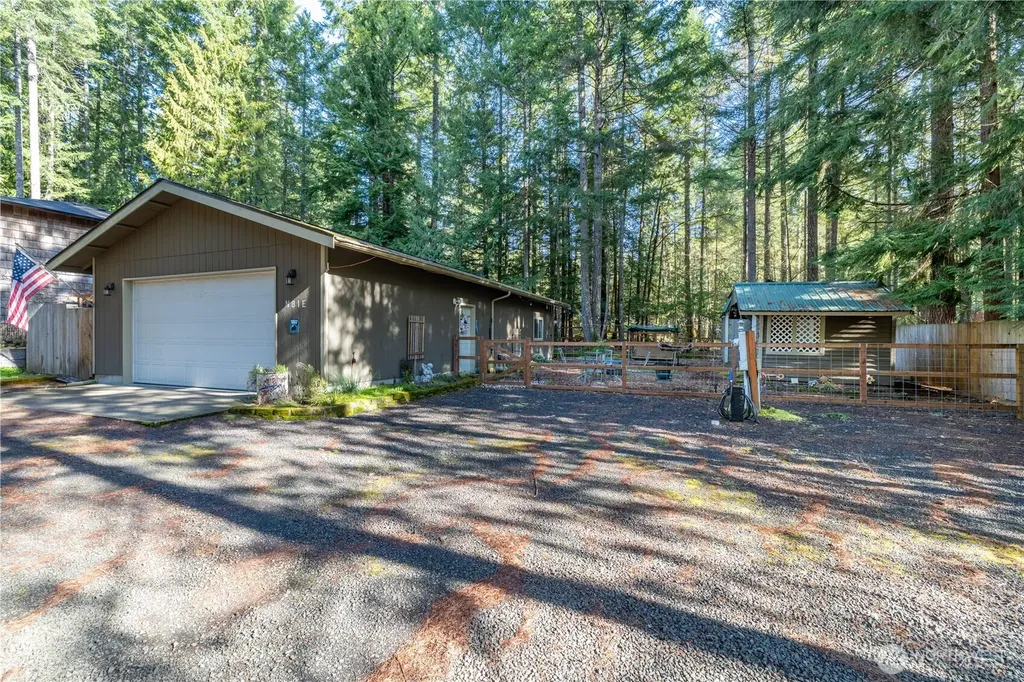 81 N Duckabush Drive E Hoodsport WA 98548