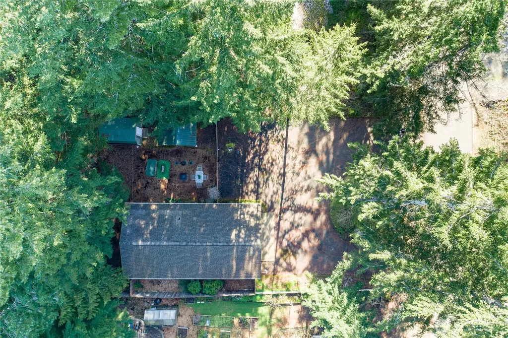 81 N Duckabush Drive E Hoodsport WA 98548