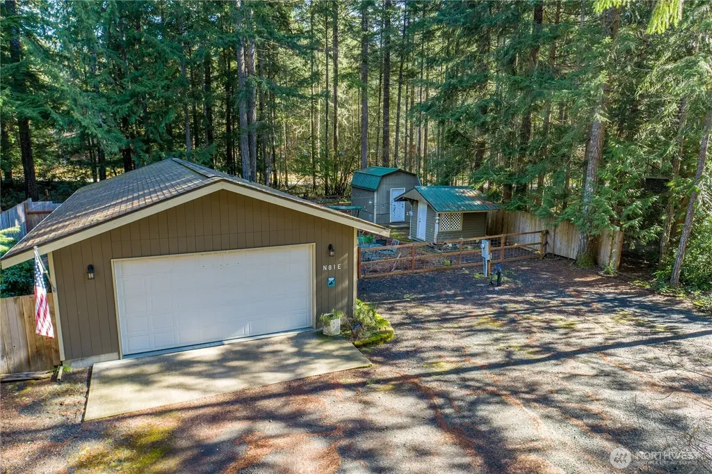 81 N Duckabush Drive E Hoodsport WA 98548