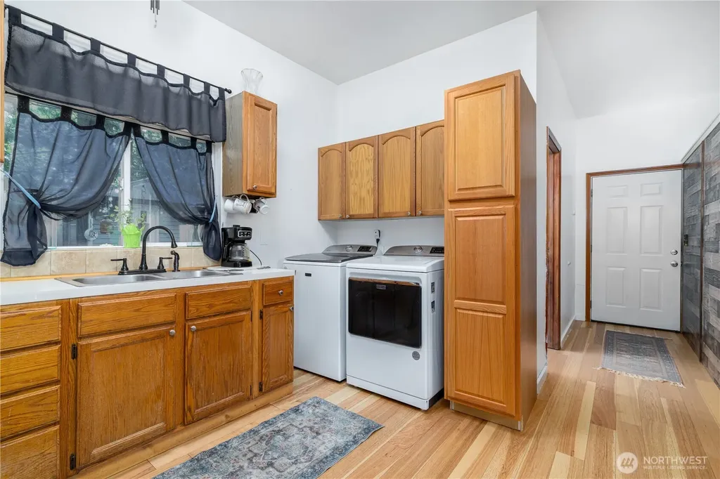 81 N Duckabush Drive E Hoodsport WA 98548