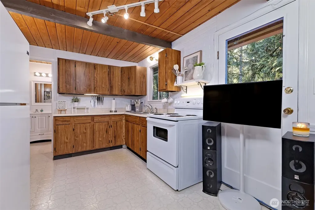 639 E Pitcairn Place Shelton WA 98584