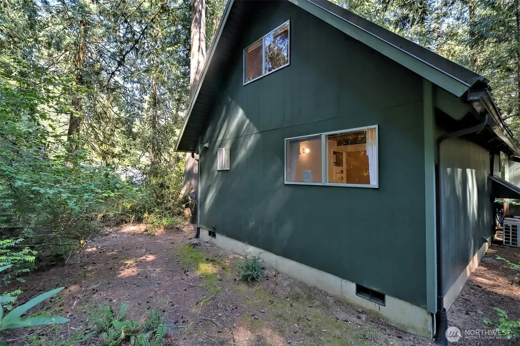 639 E Pitcairn Place Shelton WA 98584